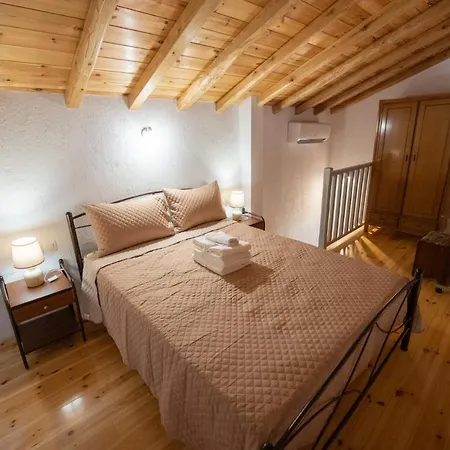 Oneiro * Skopelos Town