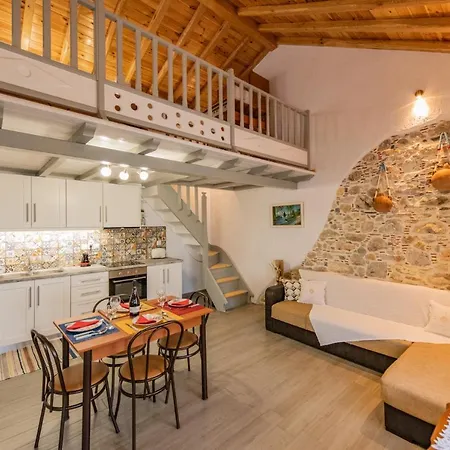 Oneiro Skopelos Town