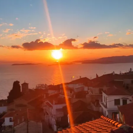 Oneiro * Skopelos Town